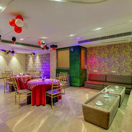 Townhouse Oak Hotel Dev Palace Delhi Zewnętrze zdjęcie