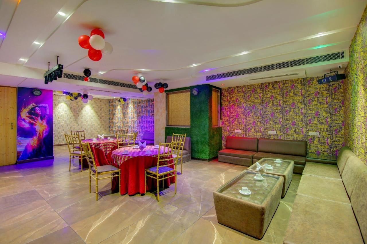 Townhouse Oak Hotel Dev Palace Delhi Zewnętrze zdjęcie