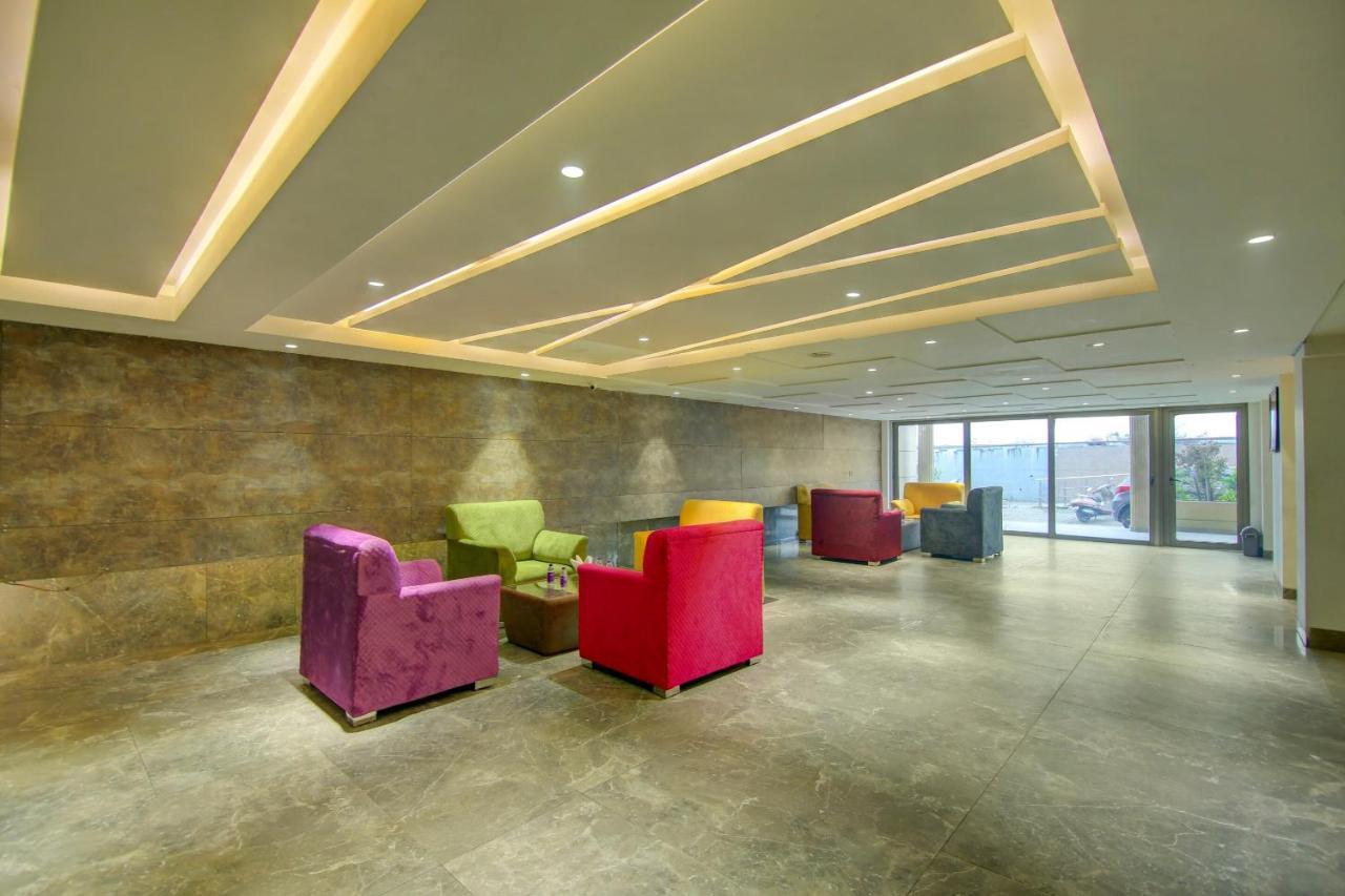 Townhouse Oak Hotel Dev Palace Delhi Zewnętrze zdjęcie