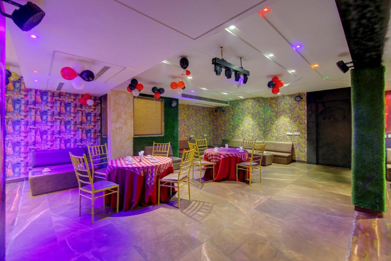Townhouse Oak Hotel Dev Palace Delhi Zewnętrze zdjęcie
